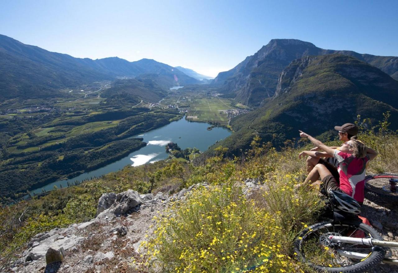 Appartamento Valle Dei Laghi Calavino ภายนอก รูปภาพ